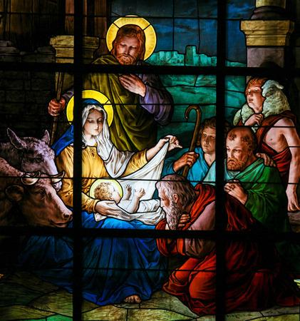 65909468 scene de la nativite a noel vitrail dans l eglise allemande a gamla stan a stockholm