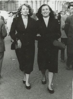 Claudette et Jeanine Dubois 1956